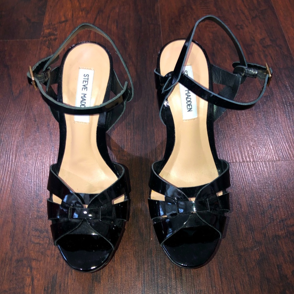 Steve Madden Size 7.5 Black Patent Leather Heels